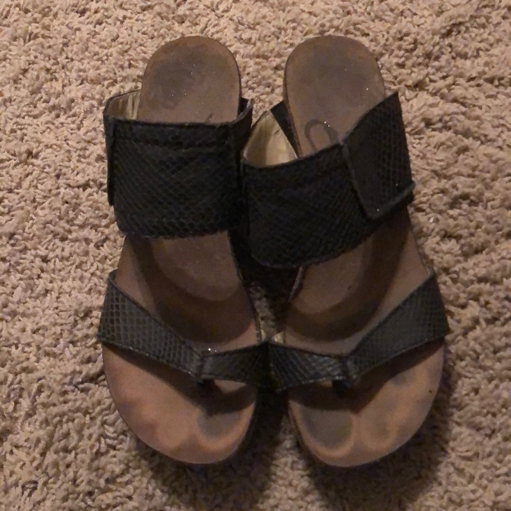 OTBT black wedges